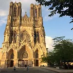 Le Nid Des Halles, Au Cœur Du Boulingrin *