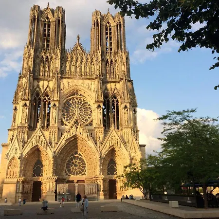Le Nid Des Halles, Centre Reims, Boulingrin *
